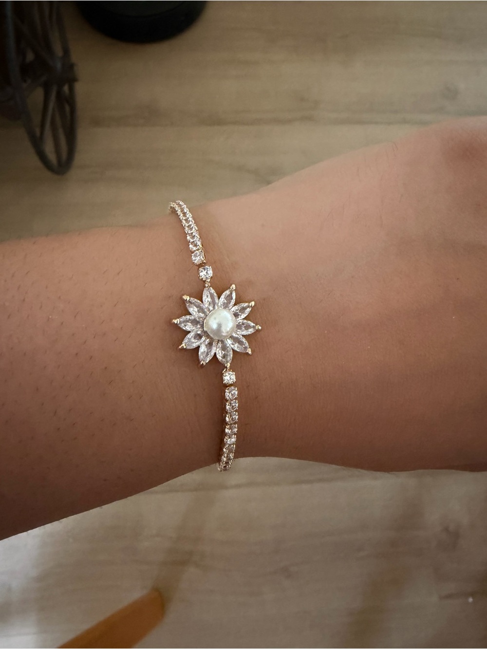 Elegant Rose Gold Flower Pearl Bracelet - Women Jewelry